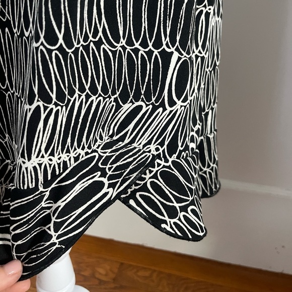 VTG Y2K Chic Black and White Patterned midi thin strap babydoll ruffle d… - Picture 4 of 9